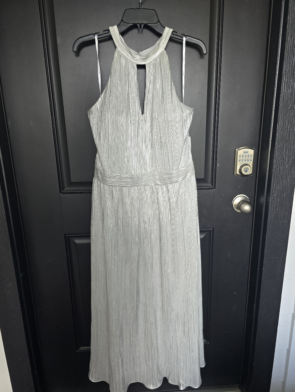 Kensie Silver Metallic Pleated Halter Dress Keyhole Neck Sleeveless Midi Size 16 - Picture 3 of 10